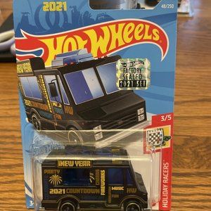 Lot of 7 - 2021 Complete Set of Hot Wheels Holiday Racers! Includes the rare ZAM